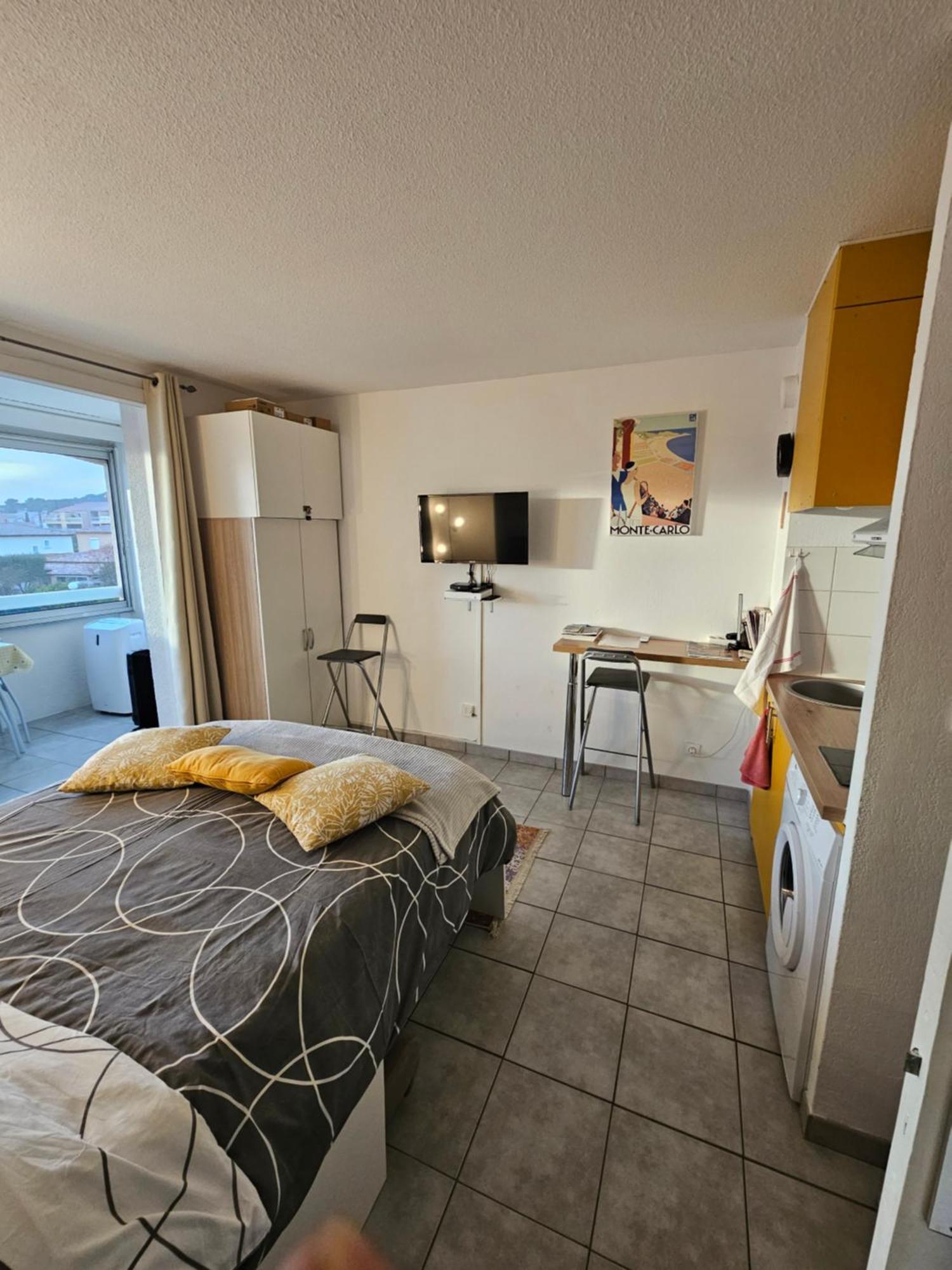 Studio Sanary-Sur-Mer Proche Gare ภายนอก รูปภาพ